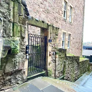 Apartment Advocates, Edinburgh