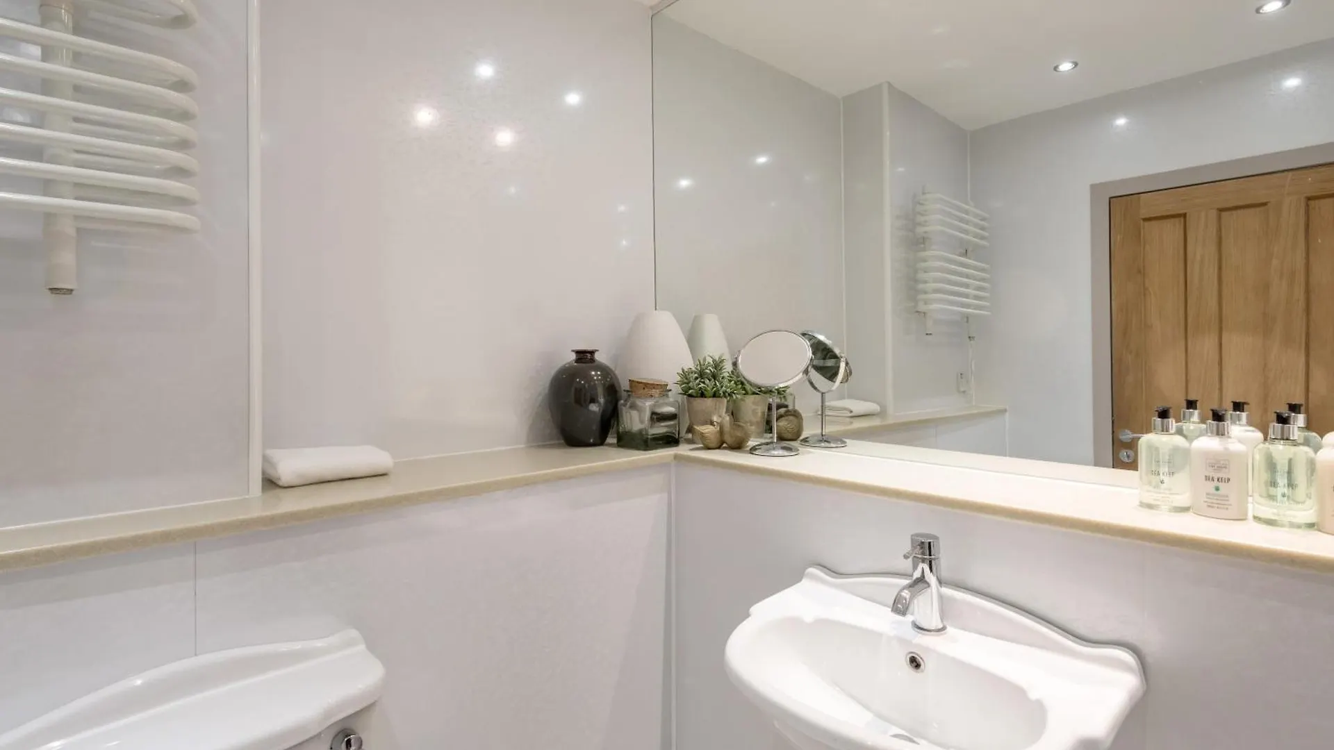 Causewayside Apartment - The Edinburgh Address