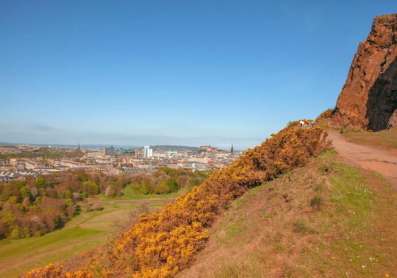 Causewayside Apartment @ The Edinburgh Address 0*,  United Kingdom