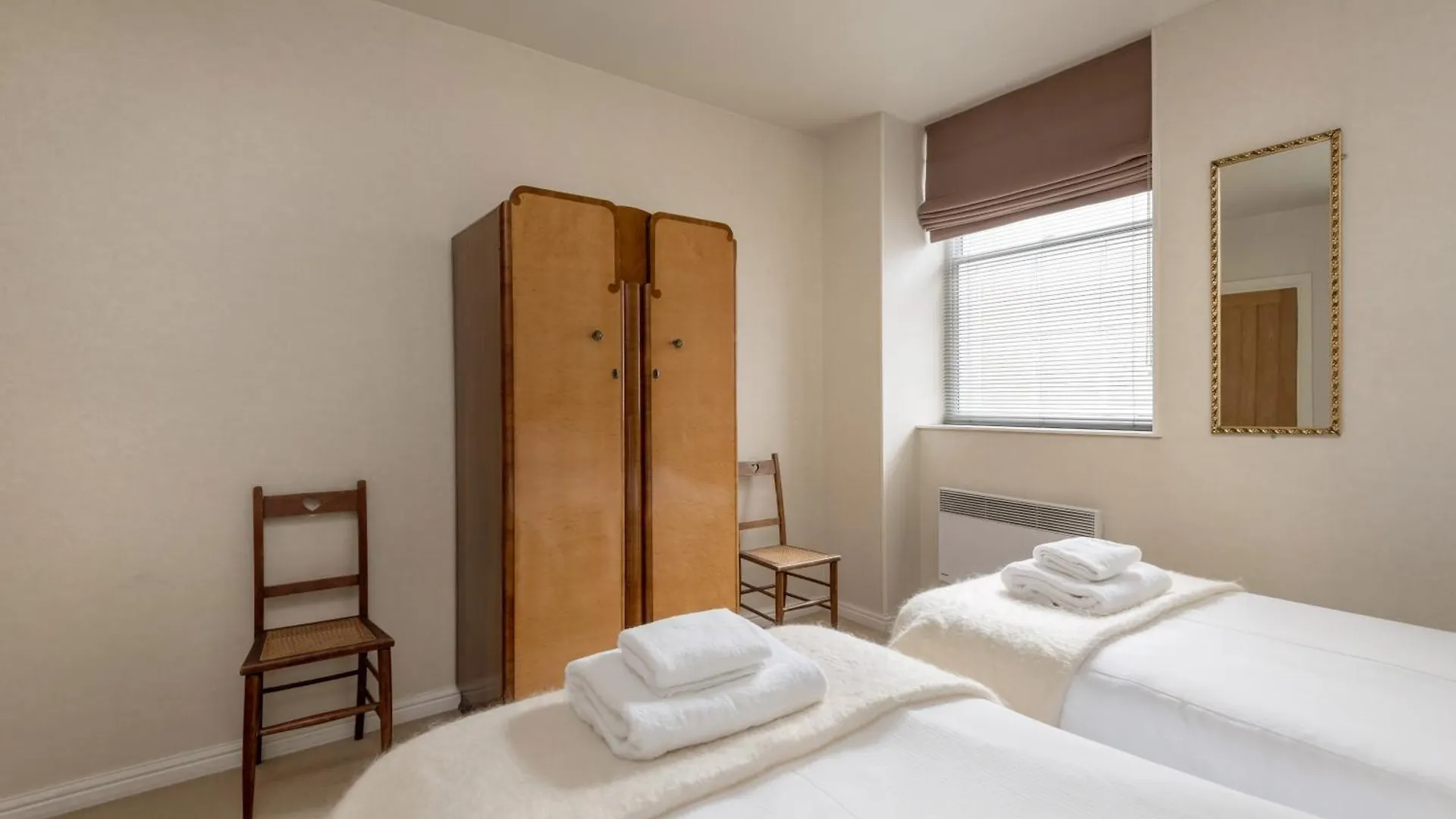 Causewayside Apartment @ The Edinburgh Address