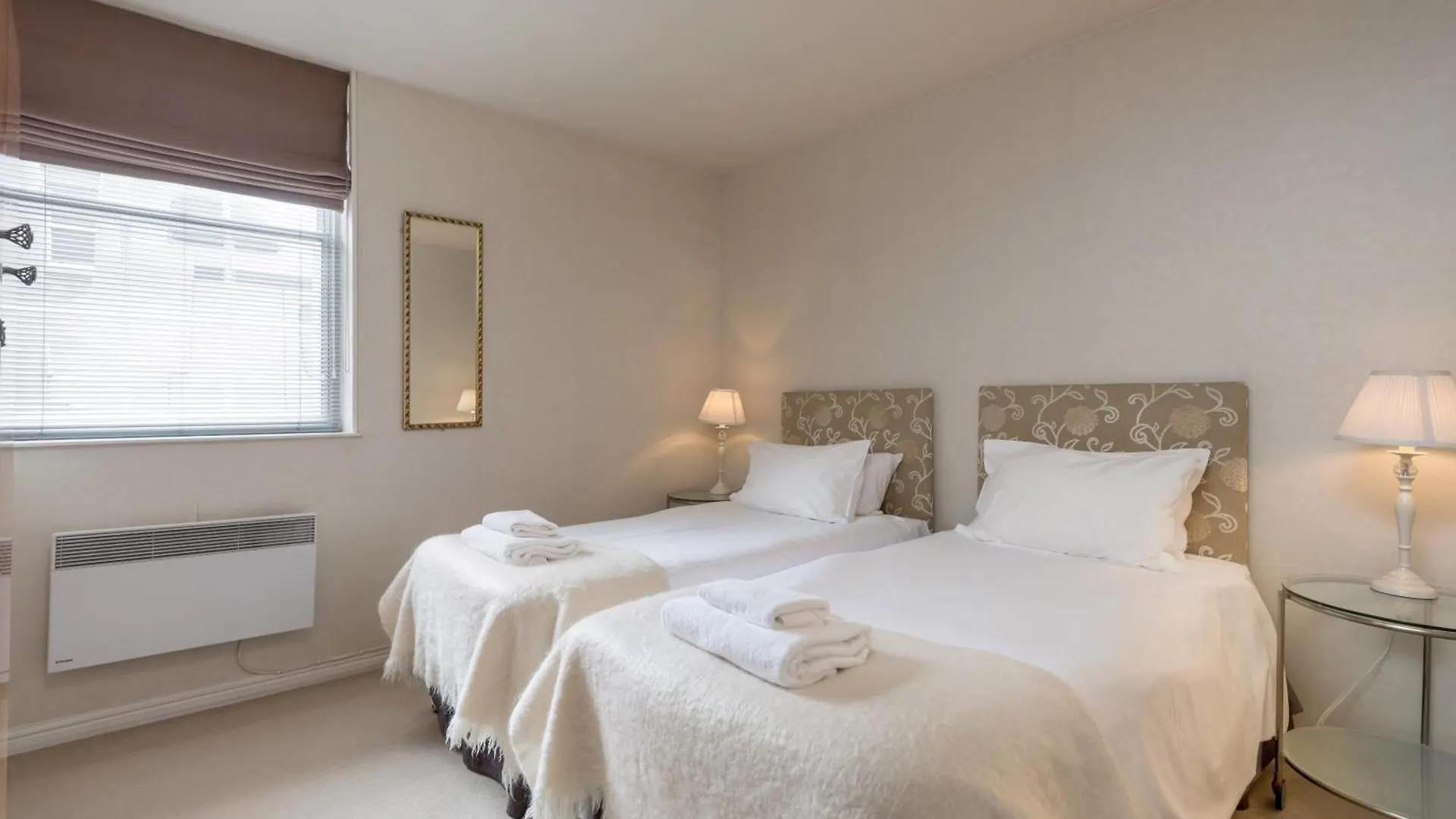Causewayside Apartment @ The Edinburgh Address