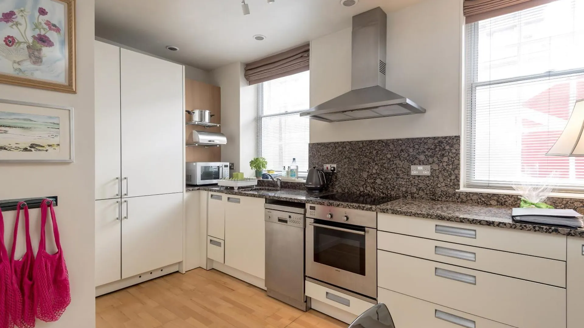 Causewayside Apartment @ The Edinburgh Address